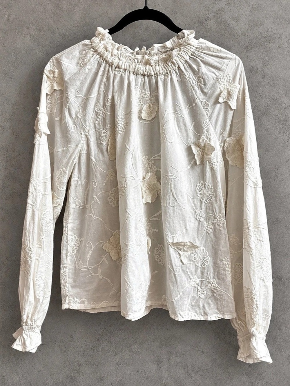 Jennifer & Grace White Ivory 3D Floral Embroidered Blouse Size Small